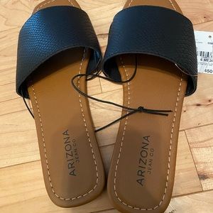 Arizonza slip on sandals, brand new! W Size 6m